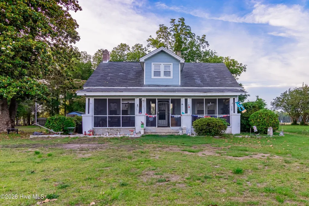 19081 Jane Shaw Road Wagram NC 28396