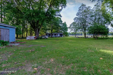 19081 Jane Shaw Road Wagram NC 28396