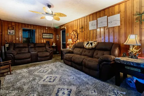 19081 Jane Shaw Road Wagram NC 28396