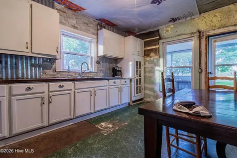 19081 Jane Shaw Road Wagram NC 28396
