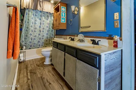 19081 Jane Shaw Road Wagram NC 28396