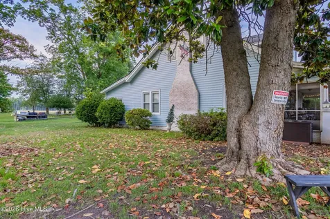 19081 Jane Shaw Road Wagram NC 28396