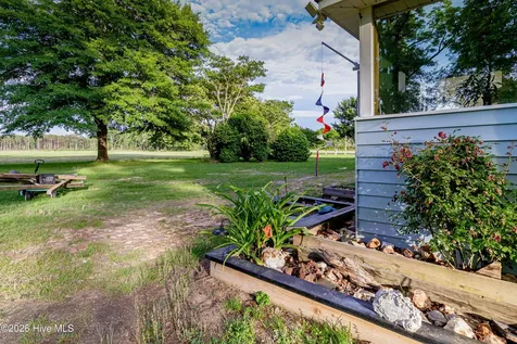 19081 Jane Shaw Road Wagram NC 28396