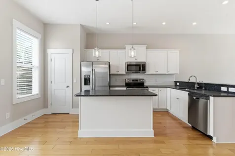 1810 Bungalow Row Wilmington NC 28409