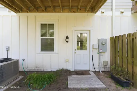 1810 Bungalow Row Wilmington NC 28409