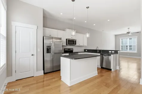 1810 Bungalow Row Wilmington NC 28409