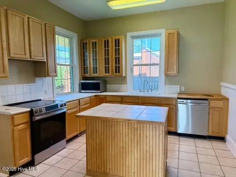 4225 E Church Street Farmville NC 27828