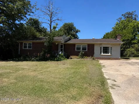 1116 Riverside Circle Spring Lake NC 28390