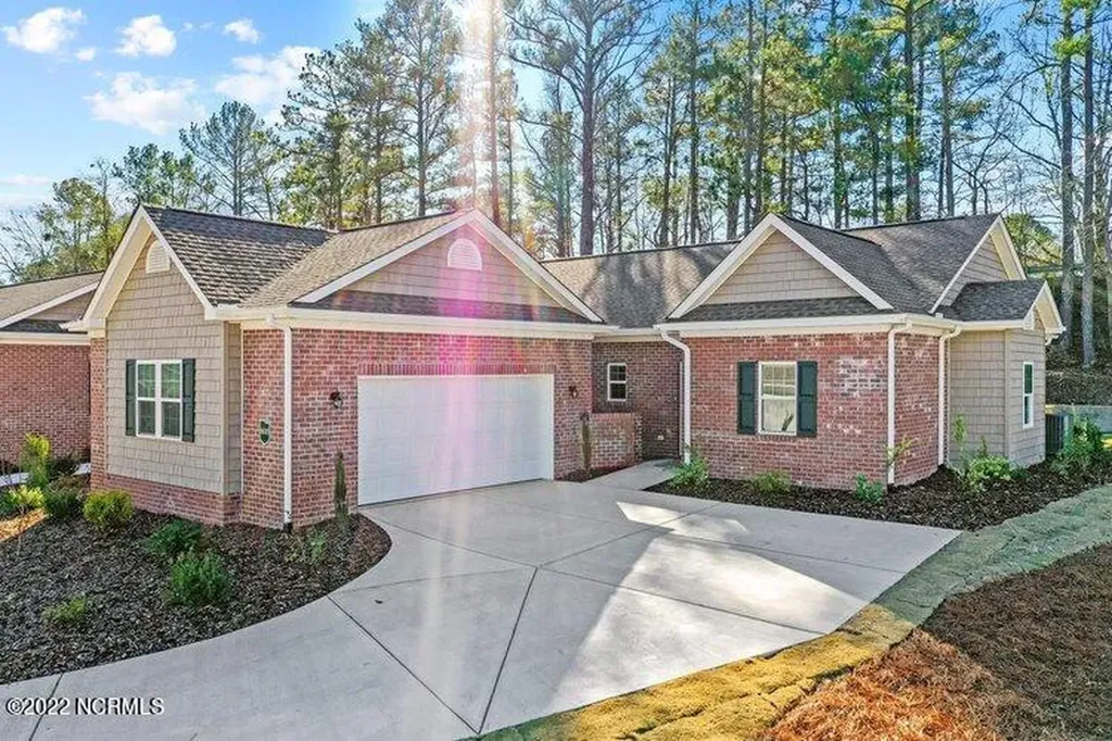 800 Lighthorse Circle Aberdeen NC 28315