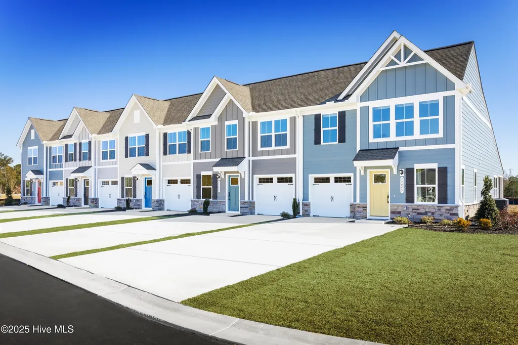 3225 Edgehill Drive Navassa NC 28451