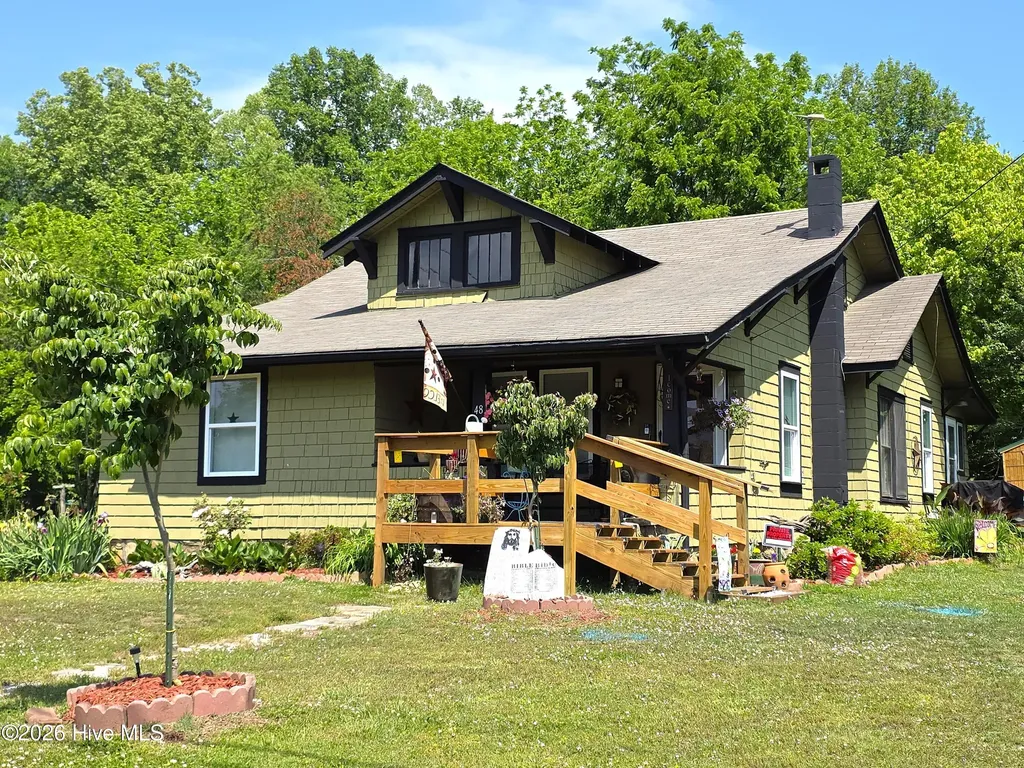 48 Fisher Street Andrews NC 28901