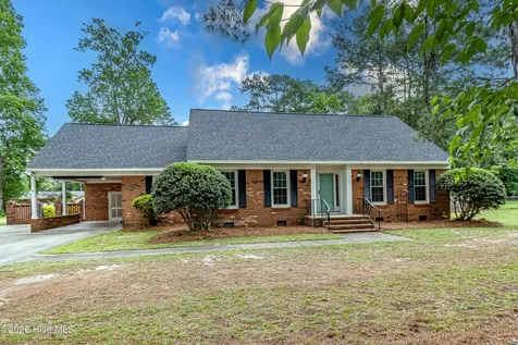1921 Pinemont Circle Goldsboro NC 27534