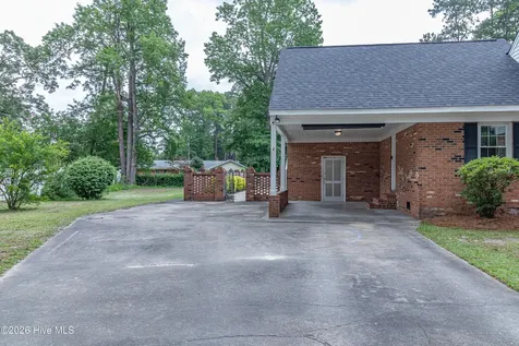 1921 Pinemont Circle Goldsboro NC 27534