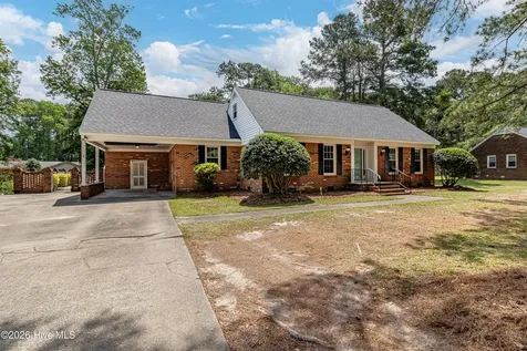 1921 Pinemont Circle Goldsboro NC 27534