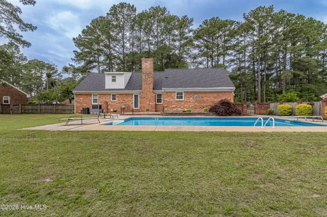 1921 Pinemont Circle Goldsboro NC 27534