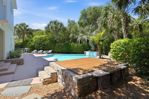 102 Purdie Drive Emerald Isle NC 28594