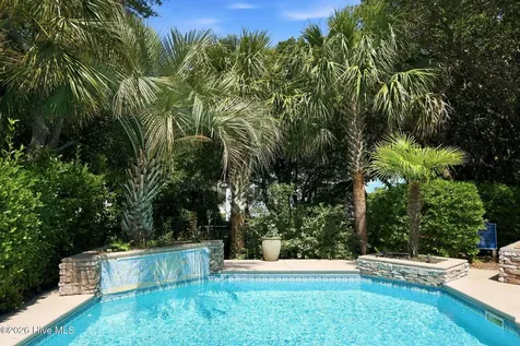 102 Purdie Drive Emerald Isle NC 28594