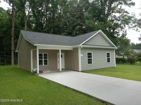 111 E Oliver Street Whiteville NC 28472