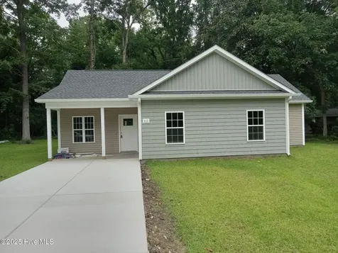 111 E Oliver Street Whiteville NC 28472