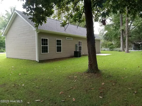 111 E Oliver Street Whiteville NC 28472