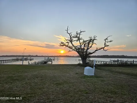 429 Live Oak Road Newport NC 28570