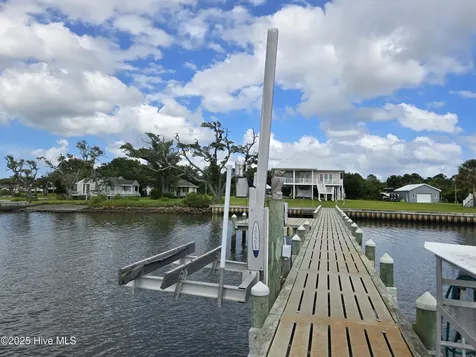 429 Live Oak Road Newport NC 28570