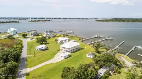 429 Live Oak Road Newport NC 28570