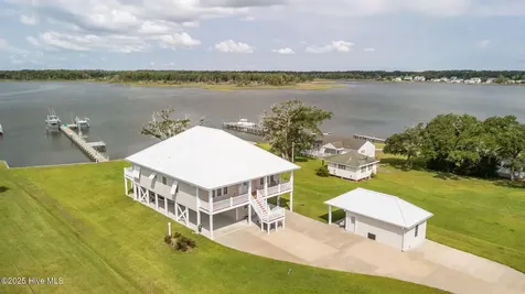 429 Live Oak Road Newport NC 28570