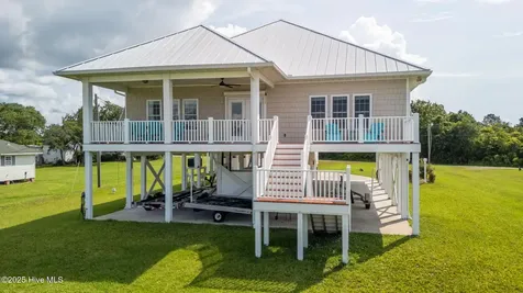 429 Live Oak Road Newport NC 28570