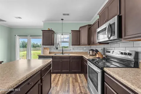 113 Woodwater Drive Richlands NC 28574