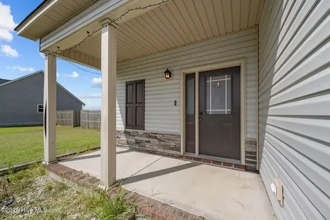 113 Woodwater Drive Richlands NC 28574