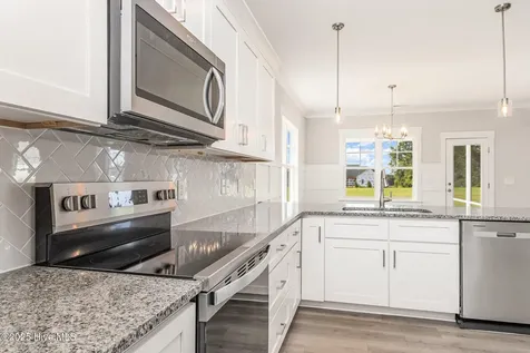 58 Royal Avenue Selma NC 27576