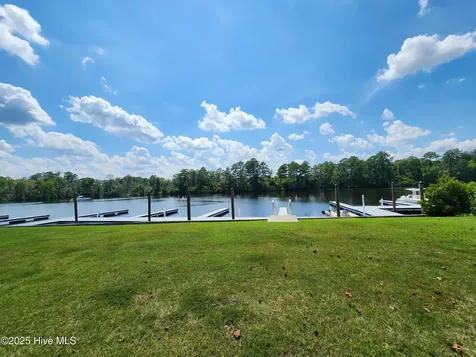 241 Highwood Lane New Bern NC 28562