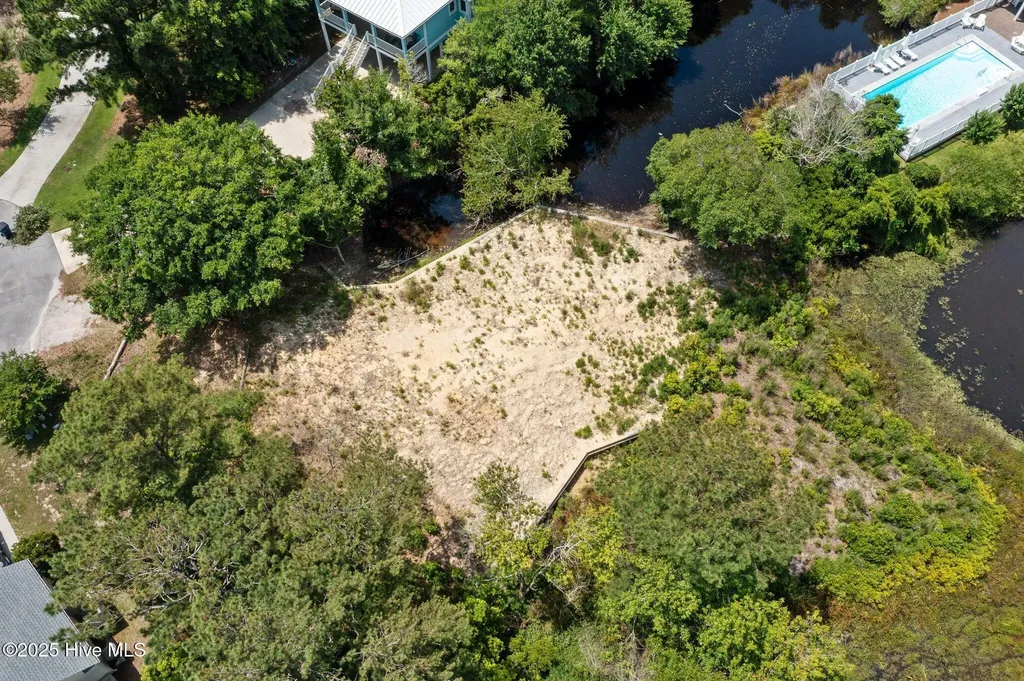 302 Friendship Court Emerald Isle NC 28594