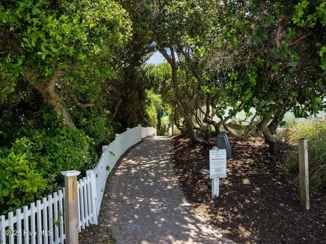 302 Friendship Court Emerald Isle NC 28594