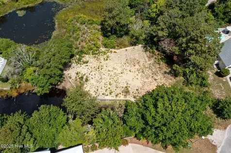 302 Friendship Court Emerald Isle NC 28594
