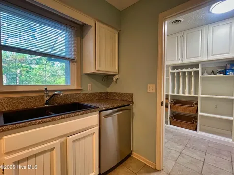 318 Buccaneer Road Wilmington NC 28409