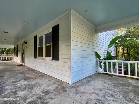 318 Buccaneer Road Wilmington NC 28409