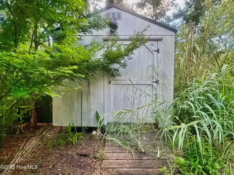 318 Buccaneer Road Wilmington NC 28409