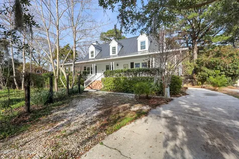 318 Buccaneer Road Wilmington NC 28409