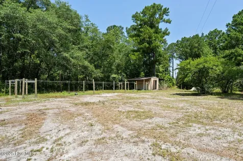 364 Murray Turner Farm Road Burgaw NC 28425