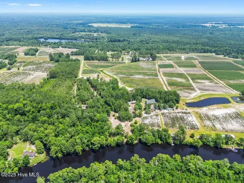 364 Murray Turner Farm Road Burgaw NC 28425