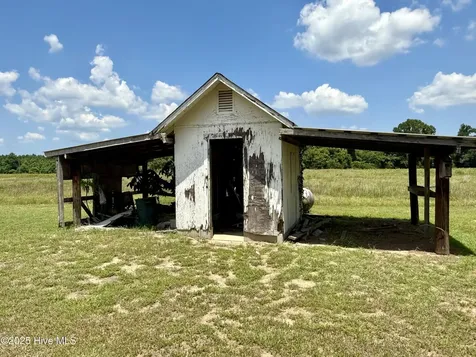 1312 Cedar Landing Road Windsor NC 27983