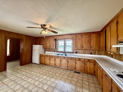 1312 Cedar Landing Road Windsor NC 27983