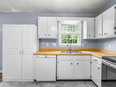 600 Foxfire Circle Jacksonville NC 28546