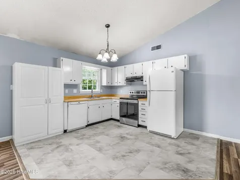 600 Foxfire Circle Jacksonville NC 28546