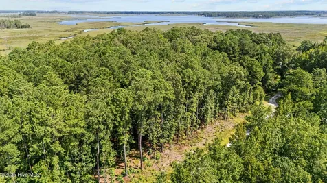 18 Batemans Creek Road Belhaven NC 27810