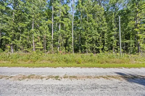 18 Batemans Creek Road Belhaven NC 27810
