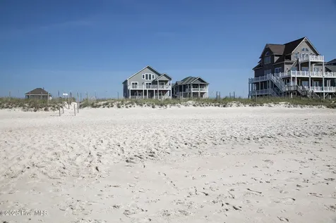 000 Hampton Colony Circle North Topsail Beach NC 28460