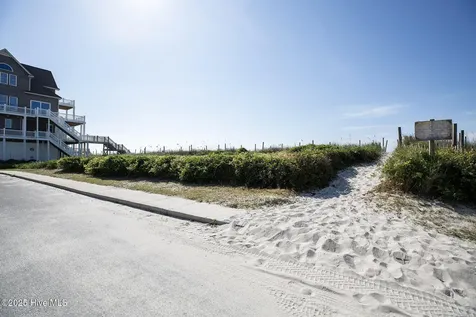 000 Hampton Colony Circle North Topsail Beach NC 28460